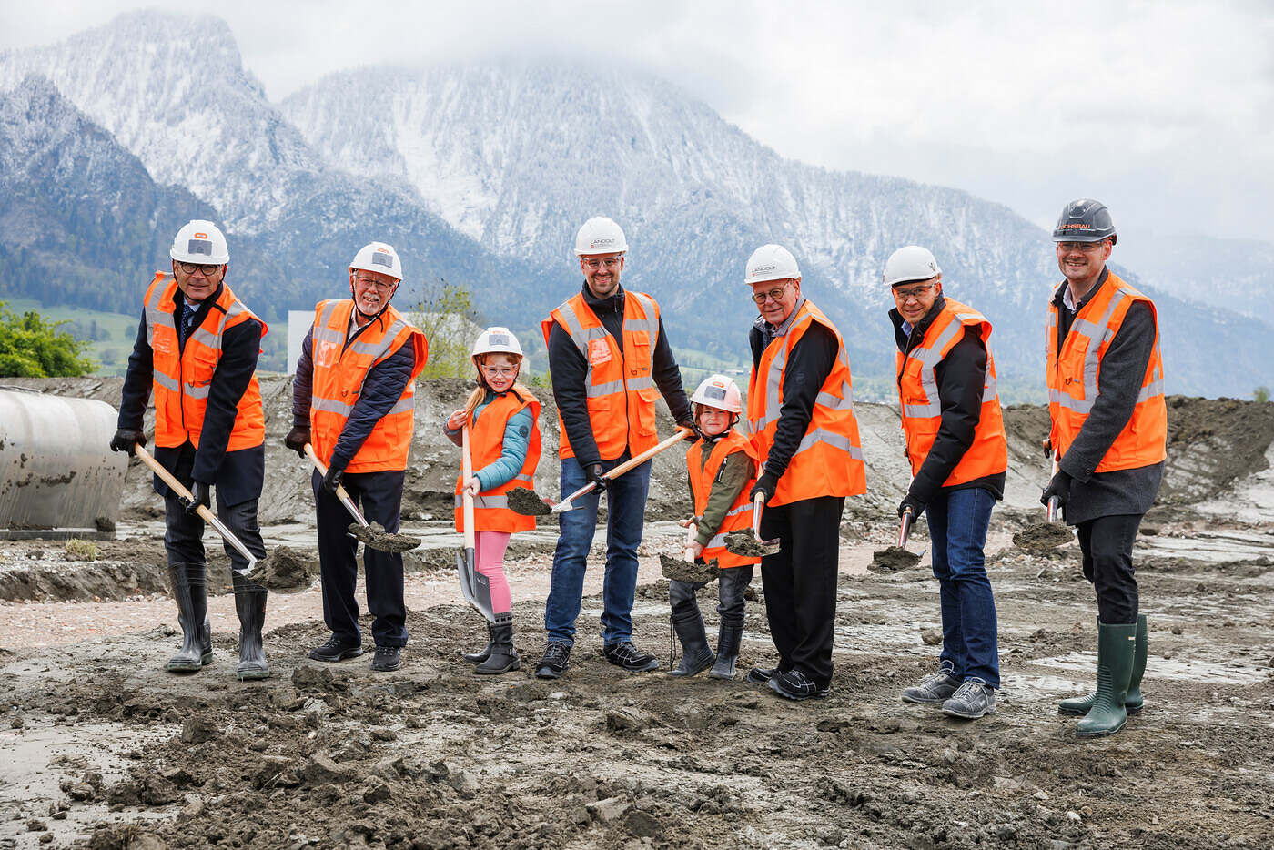 Historischer Spatenstich: Die Fritz Landolt AG ziehts nach Graubünden